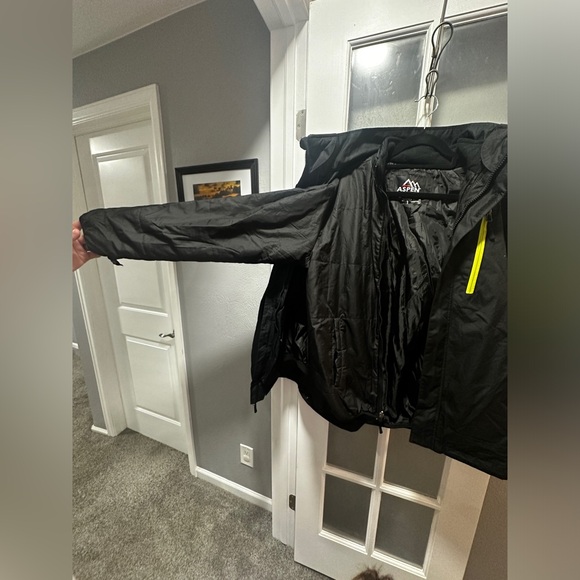 ⭐️SOLD⭐️Men’s Aspen Ski Coat with Shell - Picture 13 of 16